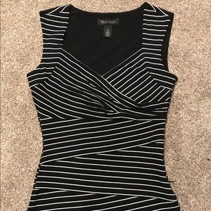 White House Black Market InstantlySlimming Top XXS